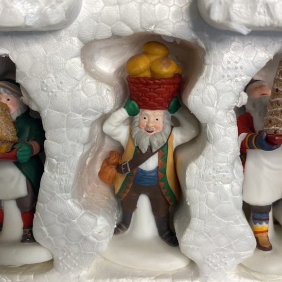 Department 56 "EARLY RISING ELVES" 4pc Christmas Village Accessory w/ Box #56369 - Picture 4 of 5